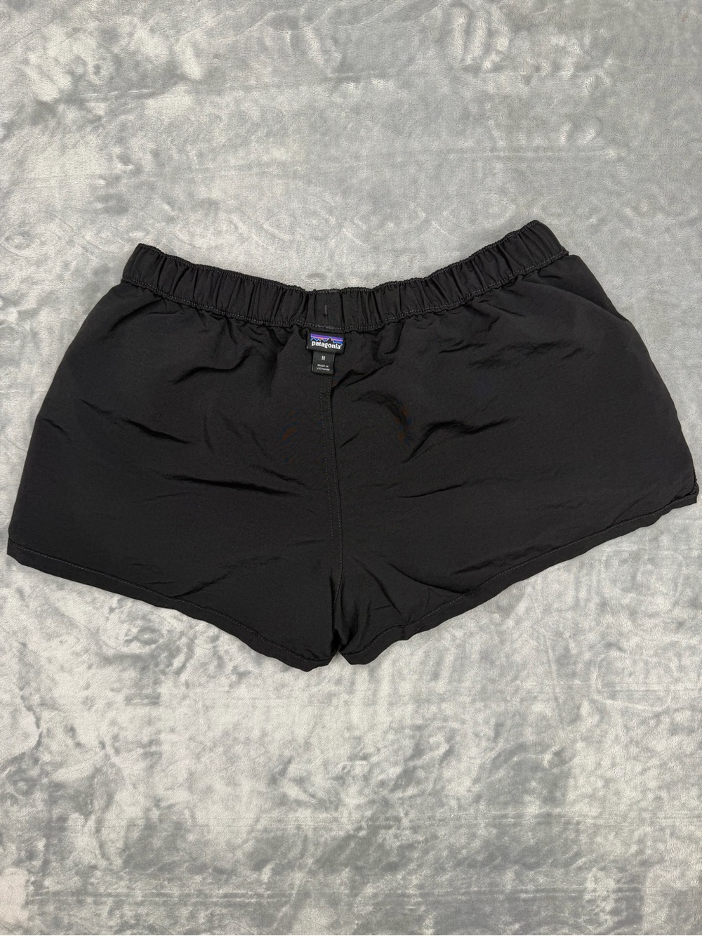 Patagonia Women's Black Barely Baggies 2.5 in Athletic Shorts with Elastic Waist - Picture 5 of 9